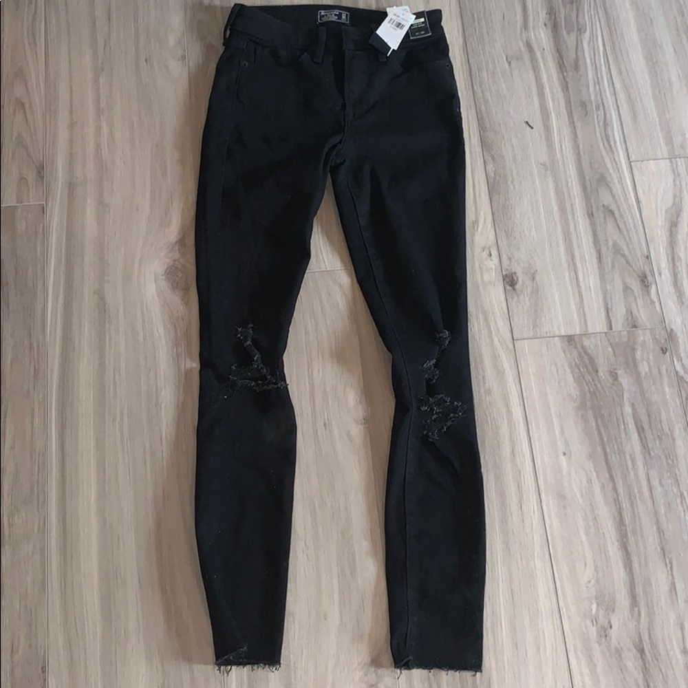 NWT ABERCROMBIE BLACK SKINNY JEANS